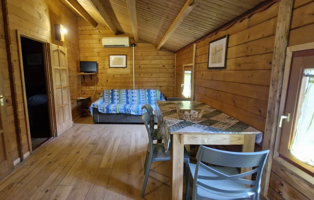 Interno bungalow in legno - Agriturismo Cisogna