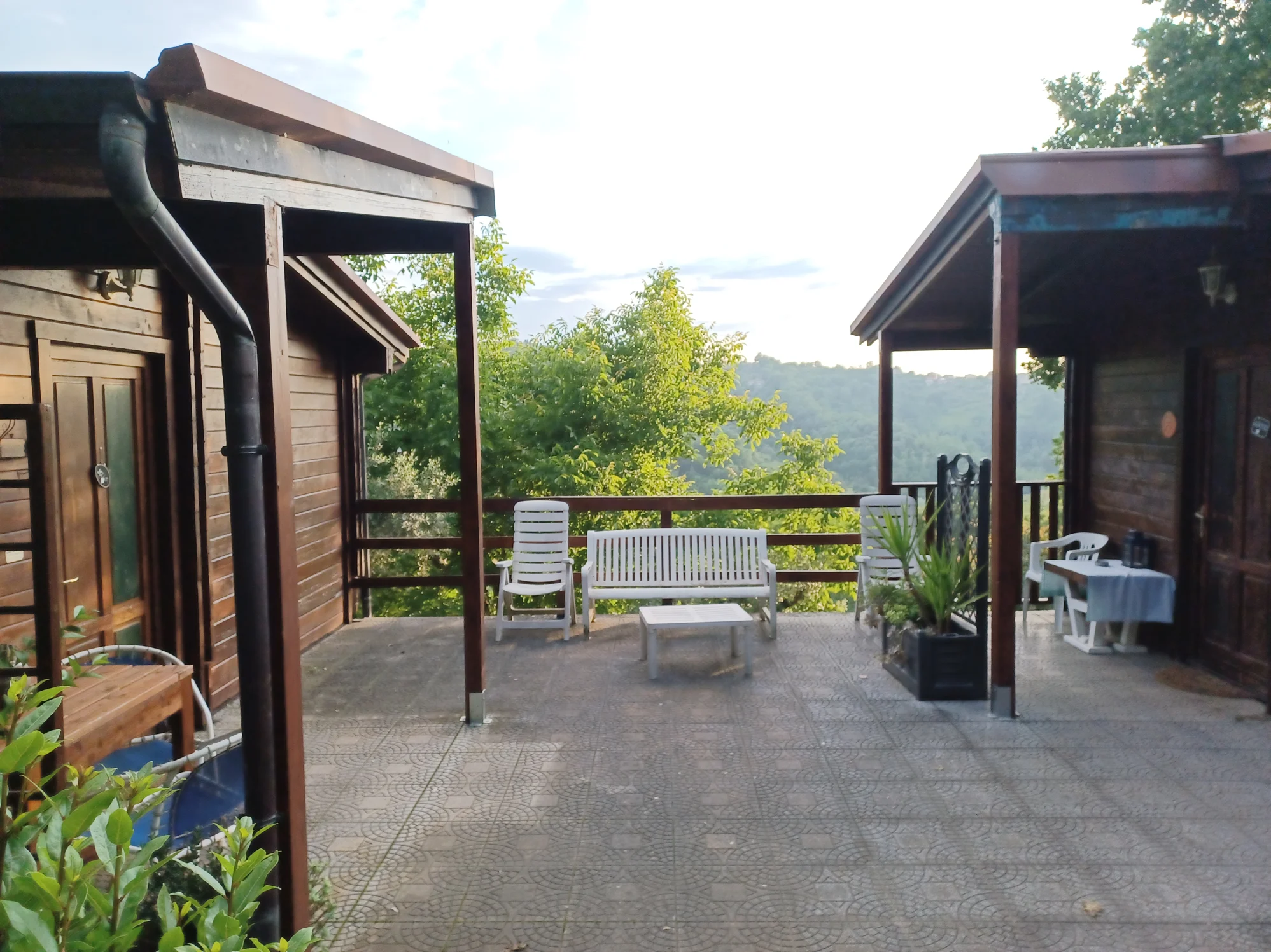 Veranda esterna delle camere
